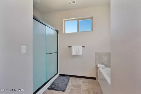 Bath - 3671 N Cyprus Fox Loop, Post Falls, ID 83854 photo 3 of 6