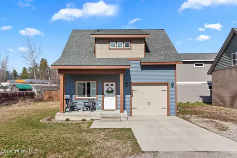 174 4th St, Ponderay, ID 83852