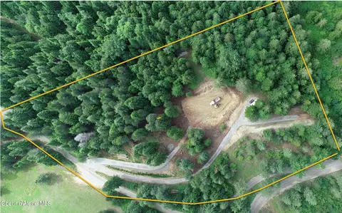15952 N Crystal Springs Ln, Rathdrum, ID 83858