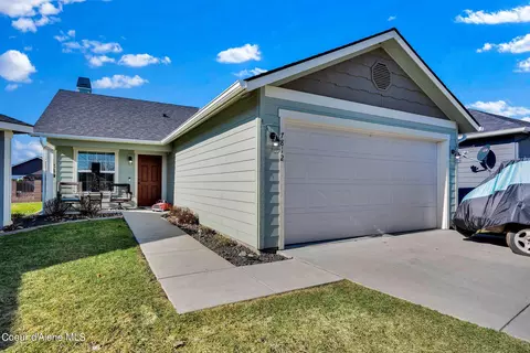 7812 W Kayak Ct, Rathdrum, ID 83858