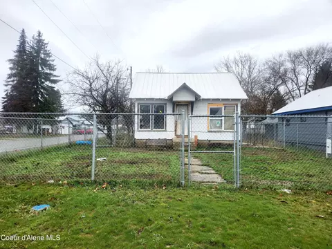 187 E Jackson Ave, Priest River, ID 83856