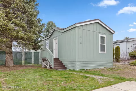 1913 N Dartmouth Cir, Coeur D'alene, ID 83815