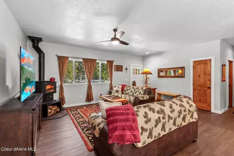 40 Courtlen Ct, Priest Lake, ID 83856