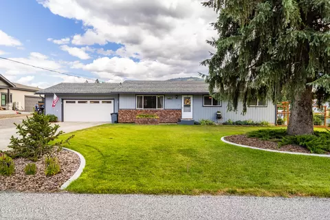 6912 N Colfax St, Dalton Gardens, ID 83815
