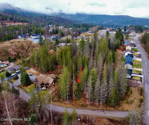 102 Memory Ln, Pinehurst, ID 83850