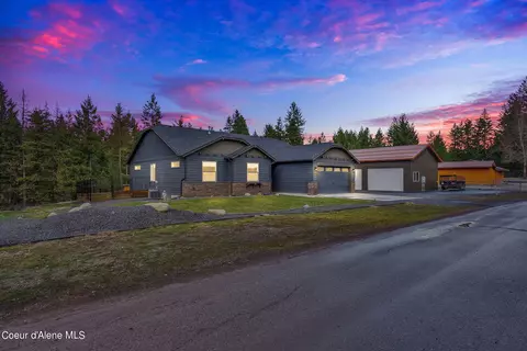 16949 W Kathleen Ave, Hauser, ID 83854