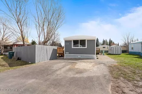 8903 W Meadow Brook Cir, Rathdrum, ID 83858