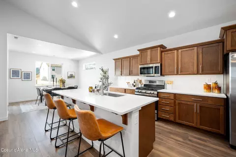 16000 N Hadley Loop, Rathdrum, ID 83858