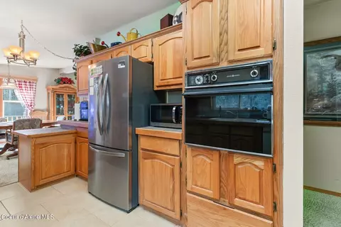 Kitchen - 199 S Sagle Rd, Sagle, ID 83860 photo 2 of 5