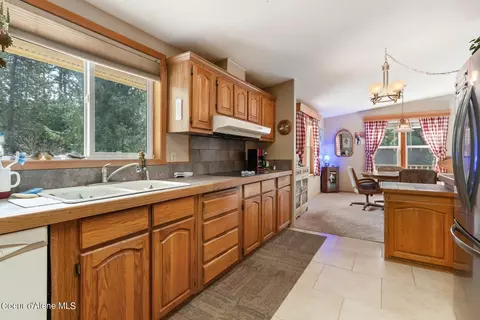 Kitchen - 199 S Sagle Rd, Sagle, ID 83860 photo 1 of 5