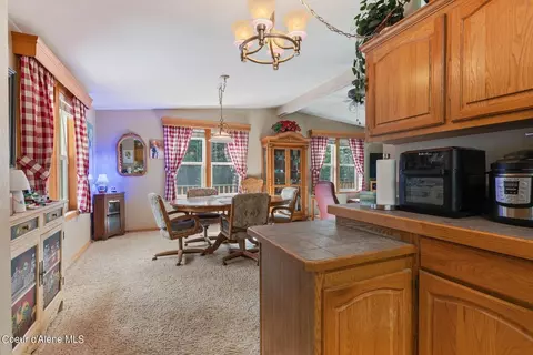 Kitchen - 199 S Sagle Rd, Sagle, ID 83860 photo 4 of 5