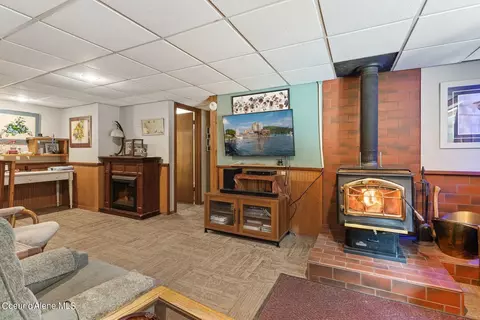 Living - 199 S Sagle Rd, Sagle, ID 83860 photo 3 of 3