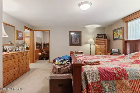 Bedroom - 199 S Sagle Rd, Sagle, ID 83860 photo 4 of 9