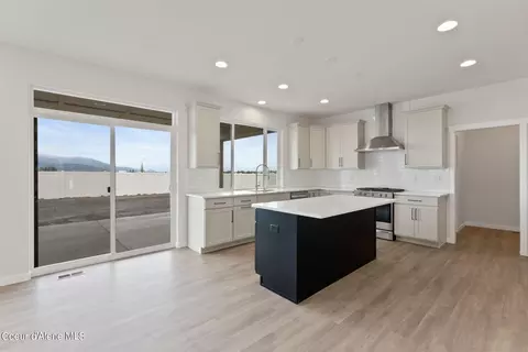 Kitchen - 1287 E Percival Ave, Post Falls, ID 83854 photo 1 of 7