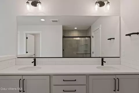 Bath - 1287 E Percival Ave, Post Falls, ID 83854 photo 3 of 7