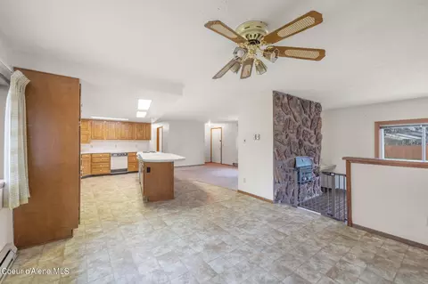 Living - 503 E 21st Ave, Post Falls, ID 83854 photo 1 of 2