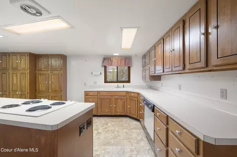 Kitchen - 503 E 21st Ave, Post Falls, ID 83854 photo 4 of 6