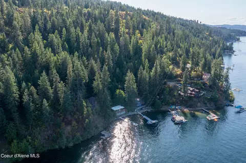 13325 E Moscow Bay Rd, Harrison, ID 83833