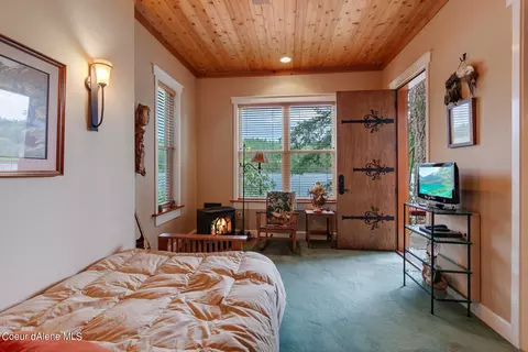 Bedroom - 6298 S Panorama View Dr, Harrison, ID 83833 photo 8 of 10