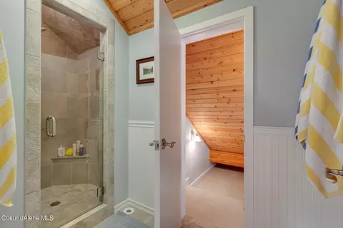 Bath - 6298 S Panorama View Dr, Harrison, ID 83833 photo 2 of 6
