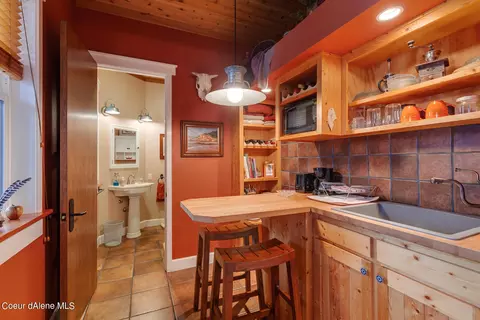 Kitchen - 6298 S Panorama View Dr, Harrison, ID 83833 photo 2 of 2