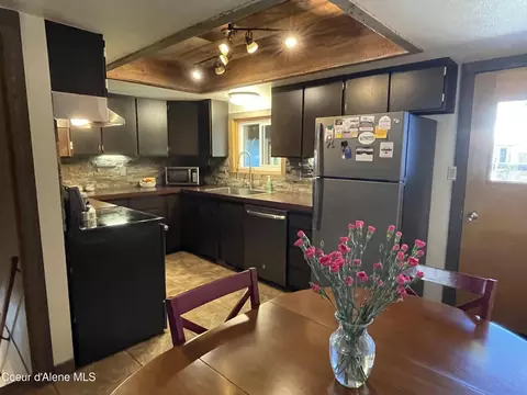 Kitchen - 515 W Riverside Ave, Kellogg, ID 83837 photo 2 of 4