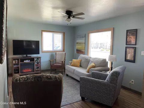 Living - 515 W Riverside Ave, Kellogg, ID 83837 photo 2 of 4