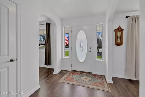 Entry Way - 1237 W Grange Ave, Post Falls, ID 83854 photo 1 of 5