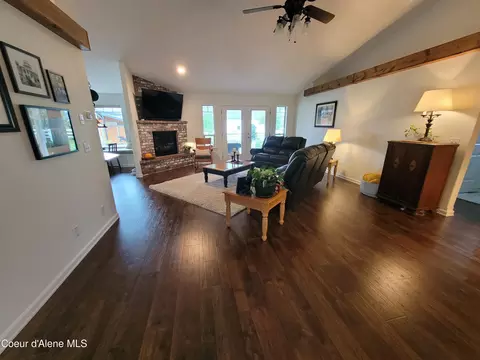 Living - 1237 W Grange Ave, Post Falls, ID 83854 photo 1 of 7