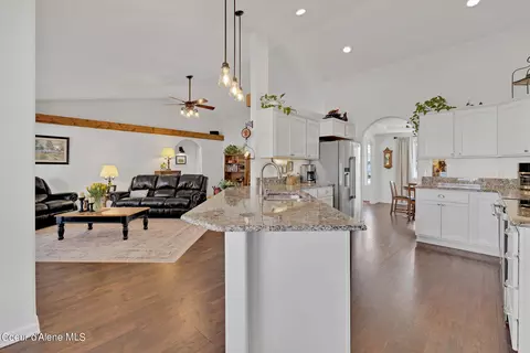 Kitchen - 1237 W Grange Ave, Post Falls, ID 83854 photo 1 of 6