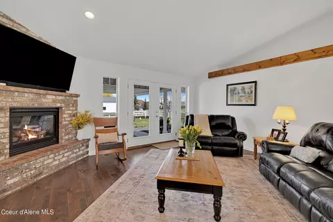 Living - 1237 W Grange Ave, Post Falls, ID 83854 photo 4 of 7