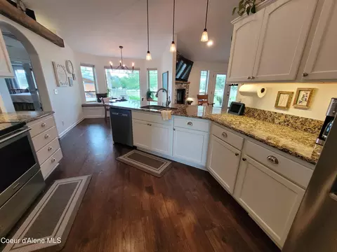 Kitchen - 1237 W Grange Ave, Post Falls, ID 83854 photo 5 of 6