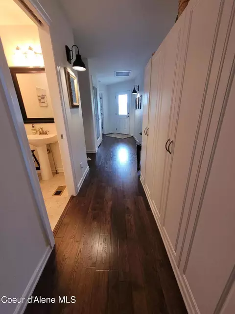 Entry Way - 1237 W Grange Ave, Post Falls, ID 83854 photo 4 of 5