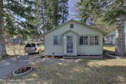 11124 N 2nd St, Hauser, ID 83854