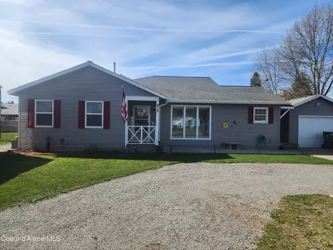 438 E Dakota Ave, Hayden, ID 83835