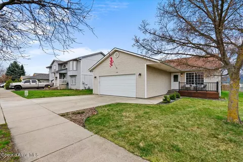 1989 E Fountain Dr, Post Falls, ID 83854