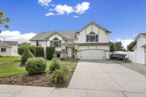 8034 N Salmonberry Loop, Hayden, ID 83835