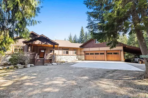 1131 Michael Ln, Sandpoint, ID 83864