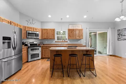 Kitchen - 18277 W Spuler Ln, Hauser, ID 83854 photo 2 of 3