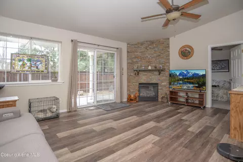 3726 N 2nd St, Coeur D'alene, ID 83815