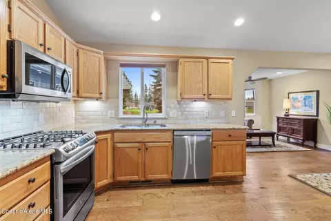 Kitchen - 440 E Bunker Ave, Post Falls, ID 83854 photo 4 of 4