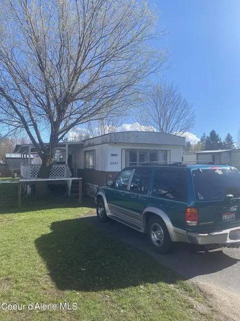 8847 W Meadow Brook Cir, Rathdrum, ID 83858