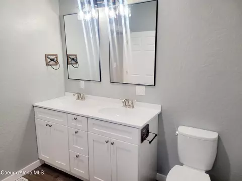 Bath - 255 Baylen View Dr, Sagle, ID 83860 photo 6 of 8