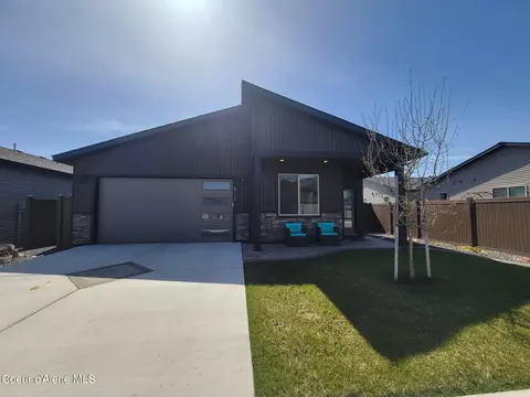 8714 W Hood St, Rathdrum, ID 83858