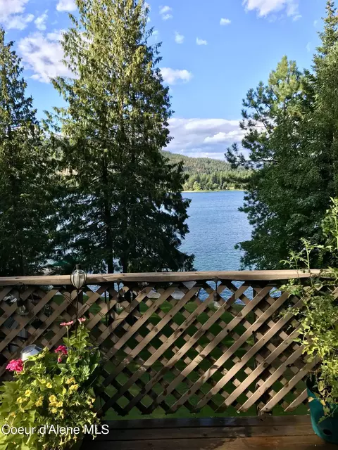 143 E Seneacquoteen, Priest River, ID 83856