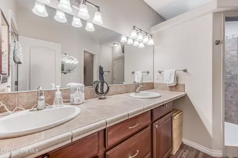 Bath - 622 N Coles Loop, Post Falls, ID 83854 photo 1 of 4