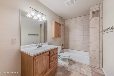 Bath - 622 N Coles Loop, Post Falls, ID 83854 photo 4 of 4