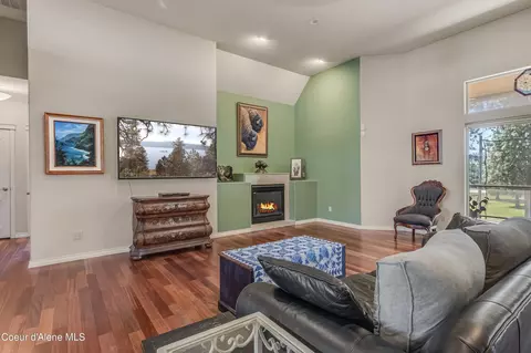 Living - 622 N Coles Loop, Post Falls, ID 83854 photo 4 of 4