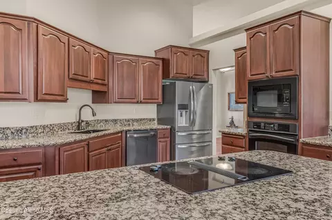 Kitchen - 622 N Coles Loop, Post Falls, ID 83854 photo 3 of 4