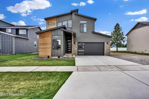 3370 W Giovanni Ln, Hayden, ID 83835